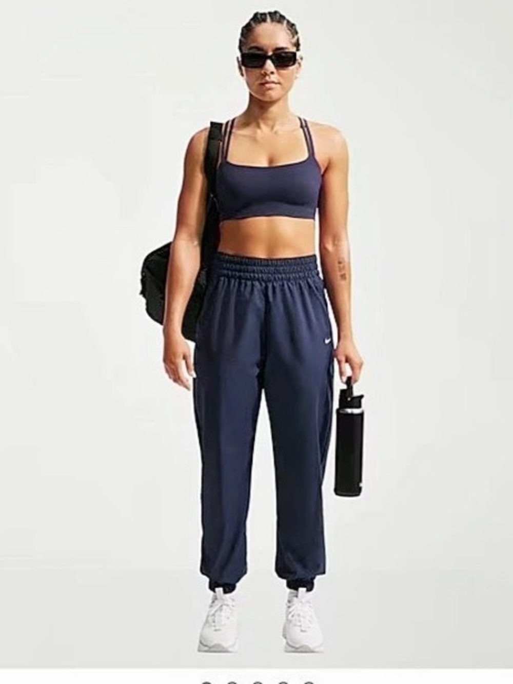 Nike Cinched Mid Rise Regular Fit Active Jogger Pants